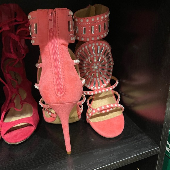 New Pink Pearl Shoe - Picture 3 of 7